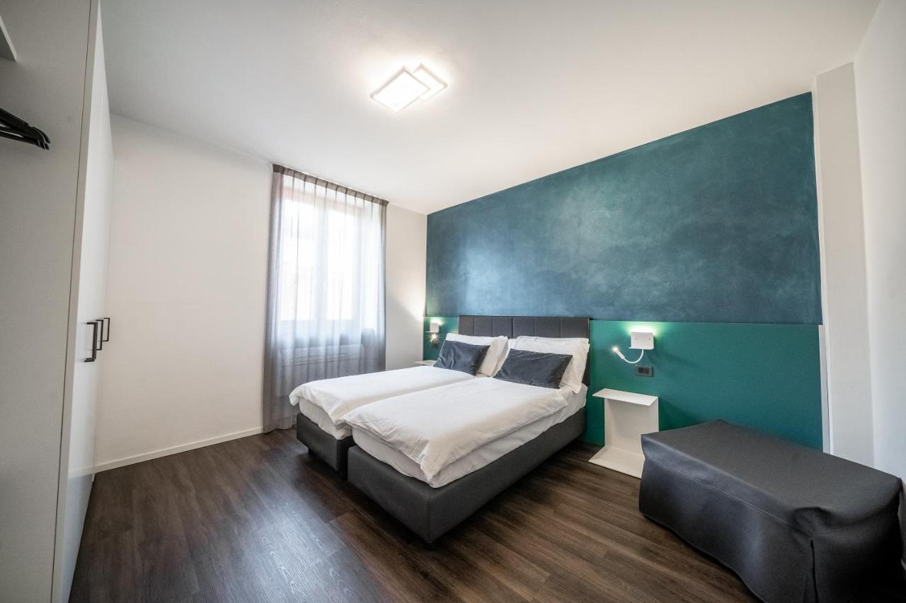 Appartamenti Vasco Renna Surf Center Torbole Sul Garda Exteriör bild