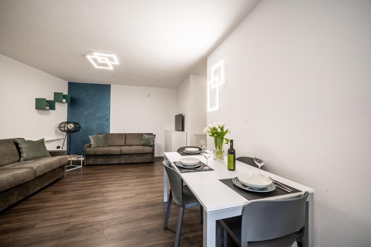 Appartamenti Vasco Renna Surf Center Torbole Sul Garda Exteriör bild