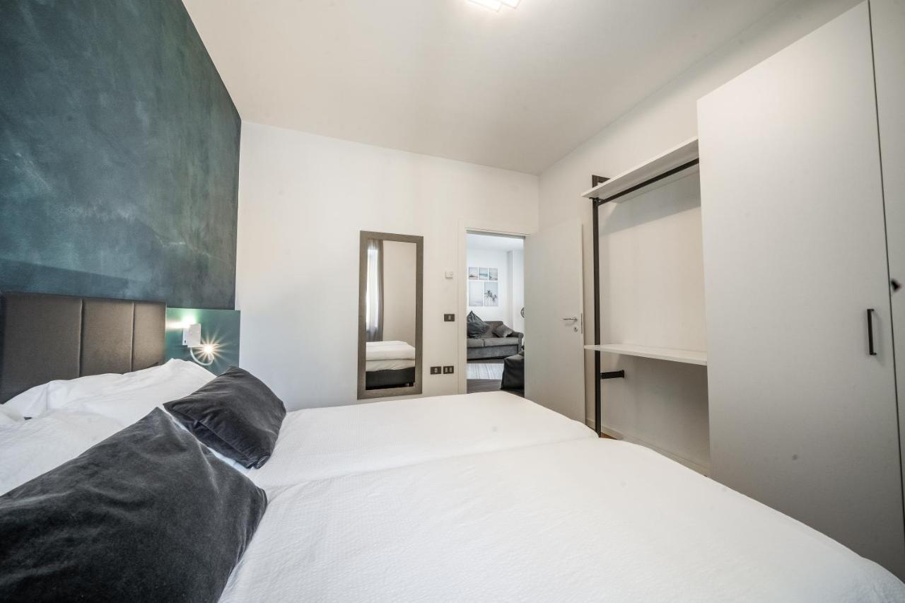 Appartamenti Vasco Renna Surf Center Torbole Sul Garda Exteriör bild